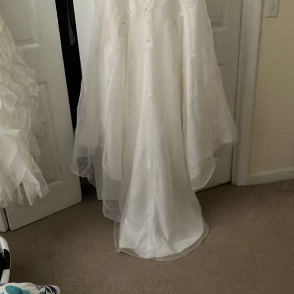 David’s Bridal NWT Sample Ivory Wedding Gown - Picture 11 of 14